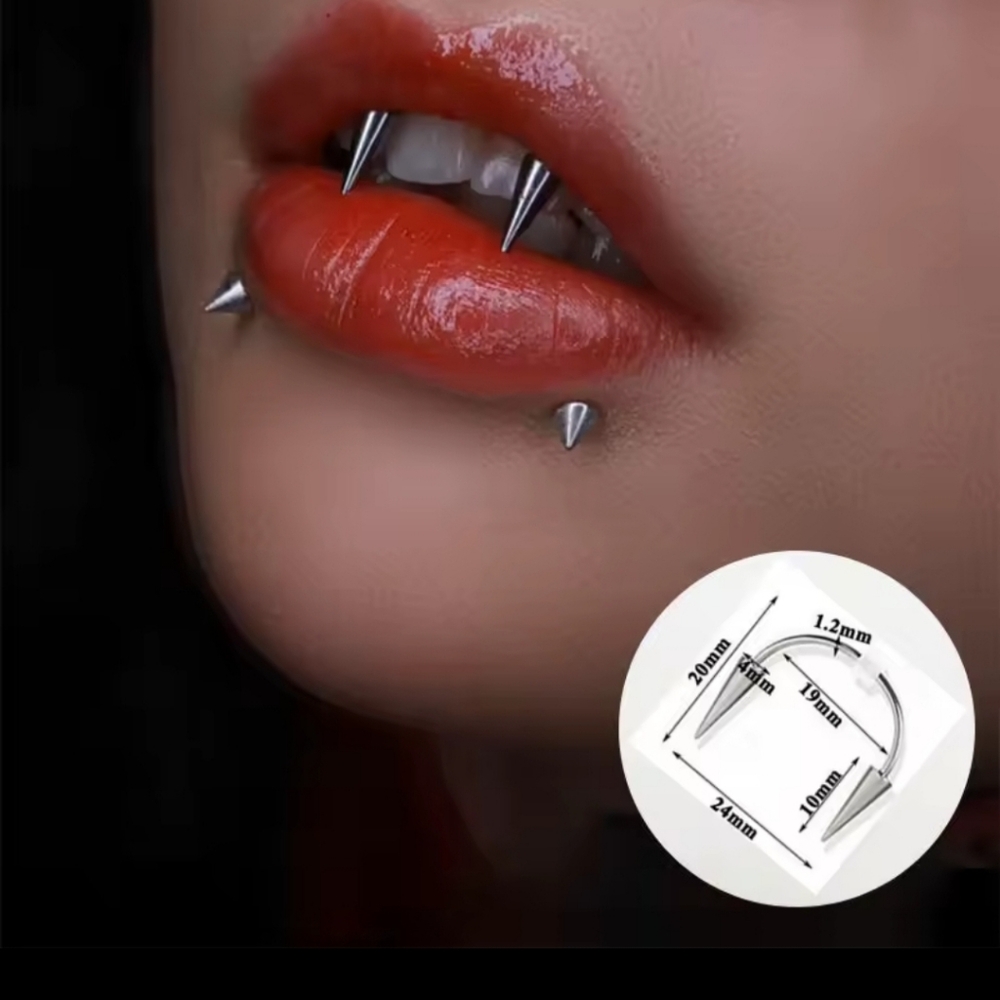 Vampire Spike Lip Ring